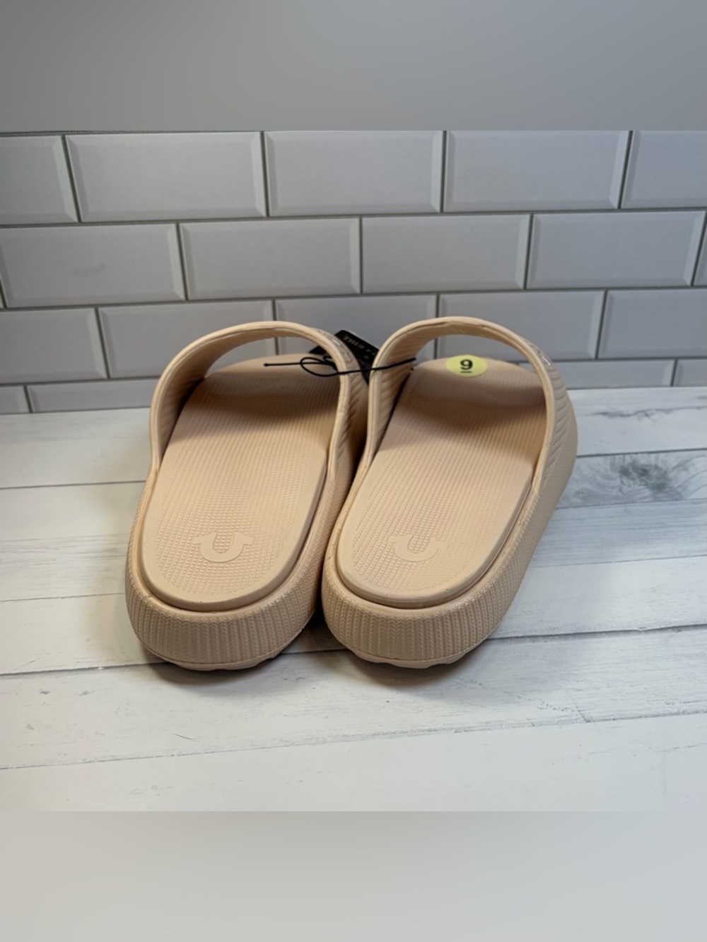 True Religion  Size:9 Ladies Slides in Blush  Color:Nude - Picture 4 of 7